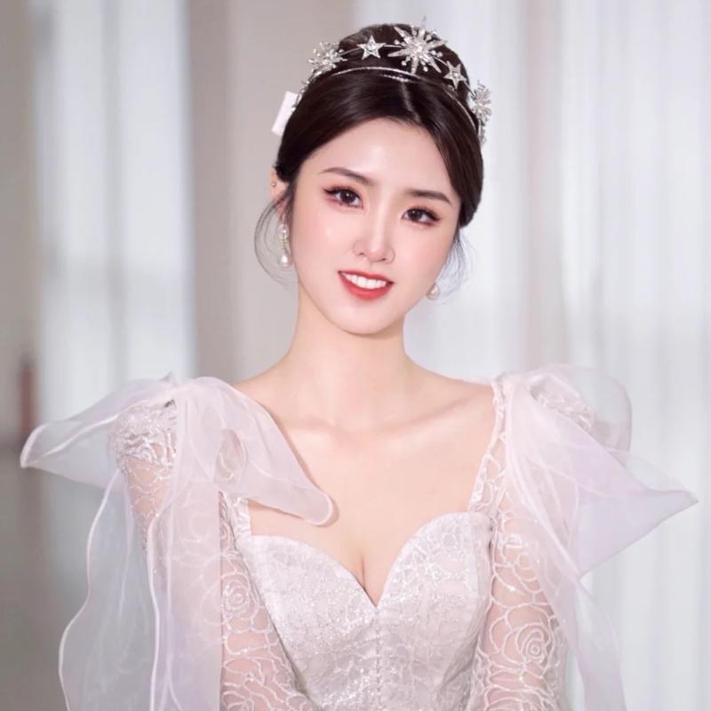 ウェディング ティアラ 結婚式 ブライダル 髪飾り ヘッドドレス ヘアアクセサリー シルバー ゴールデン 水晶 ジルコニア ラインストーン 王冠 披露宴 パーティー イベント 舞台 写真撮影