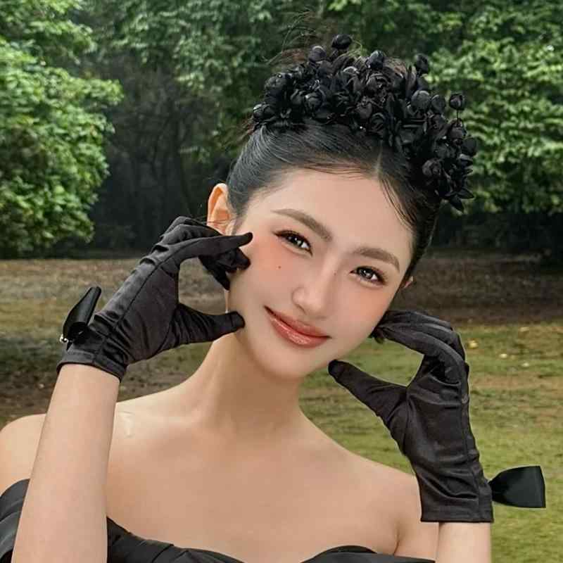 ヘアアクセサリー レディース 花嫁 フラワー クラウン 髪飾り ブラック ブライダル ウェディング 結婚式 フォトウェディング 手作り 撮影用 上品 エレガント