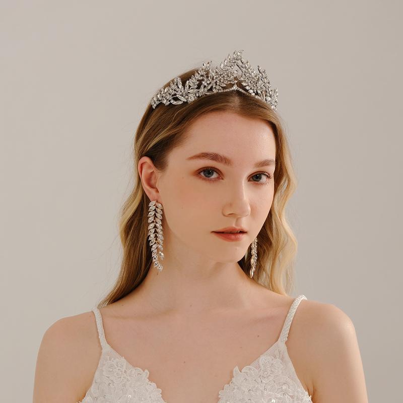 王冠 レディース ブライダル ウェディング ティアラ 高見え 合金 ジルコニア シルバー 結婚式 誕生日 パーティー 髪飾り リーフ(x3)