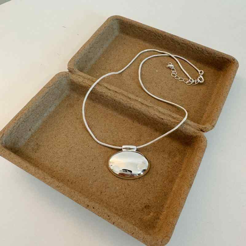 ネックレス レディース シルバー レトロ ペンダント 幾何学 模様 ミラー 鏡面 仕上げ シンプル 個性的 ..