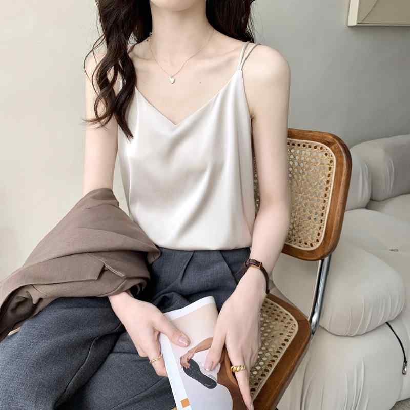 タンクトップ レディース Vネック 真鍮 シルク混紡 ノースリーブ トップス 黒 白 灰色 シャンパン色 エ..