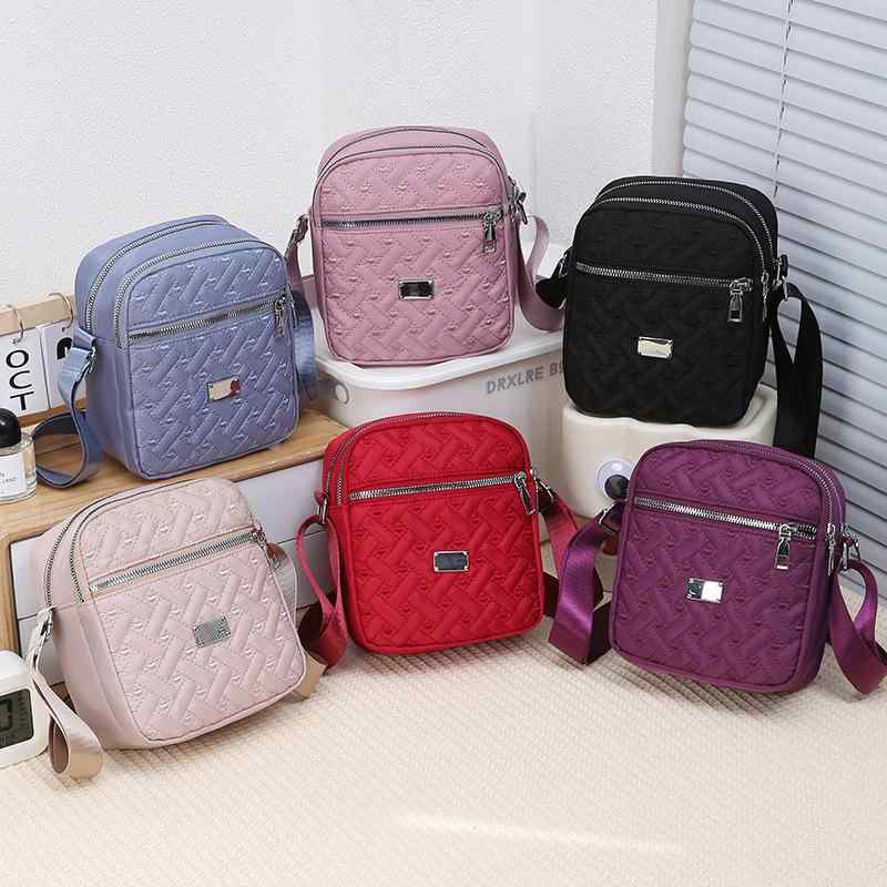 ショルダーバッグ レディース 斜めがけ 軽量 撥水 オックスフォード 多層収納 ママ 鞄 カジュアル ピン..