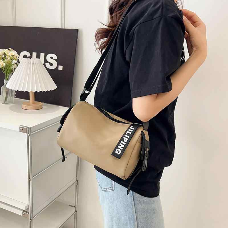 ショルダーバッグ レディース 女性用 斜めがけ 鞄 カバン 中サイズ グレー ブラック カーキ色 グリーン ブルー ストリート カジュアル ナイロン ラウンド ファスナー付き(x3)