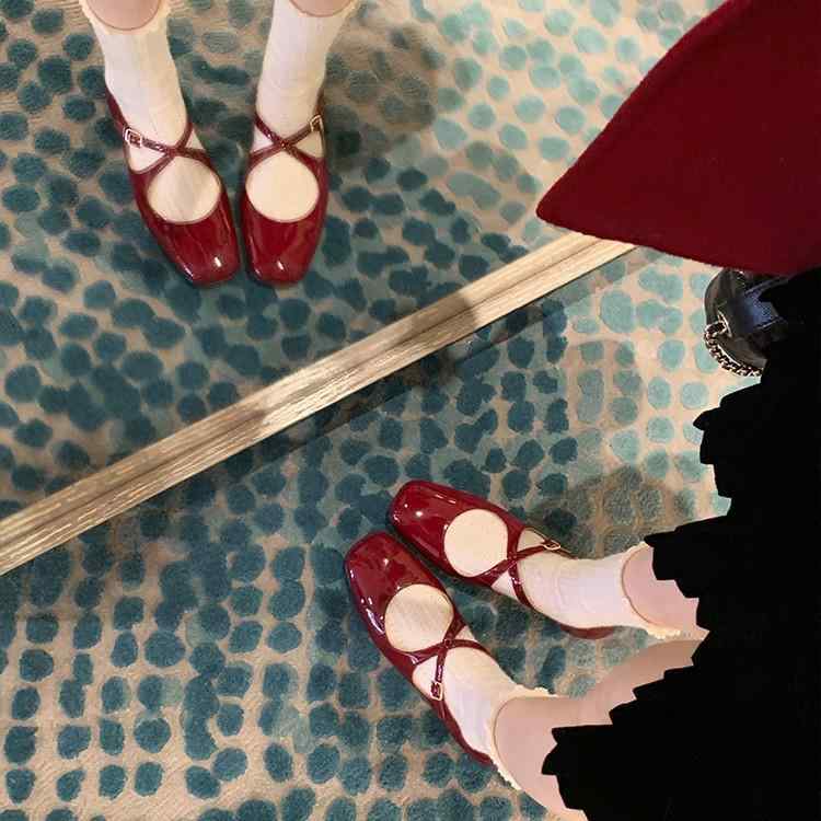 フラットシューズ レディース パンプス マリージェーン スクエアトゥ ローヒール ぺたんこ 漆皮調 春夏..