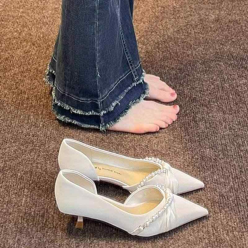 パンプス レディース ローヒール ポインテッドトゥ ウェディングシューズ ブライダルシューズ パーティ..