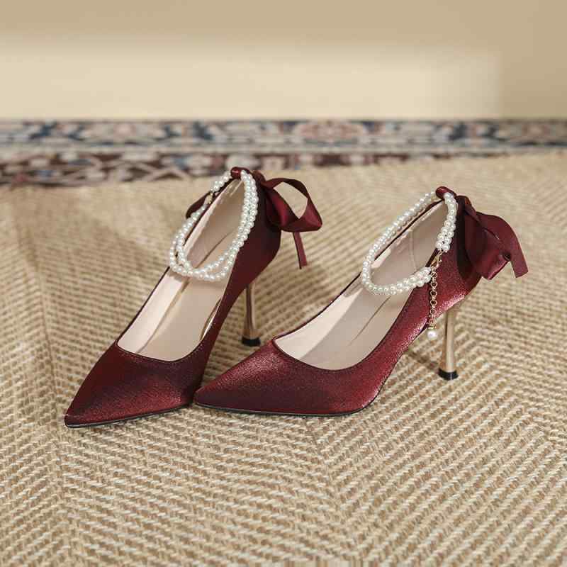 高跟パンプス レディース 結婚式 シューズ アーモンドトゥ ピンヒール パール ストラップ パーティー ..