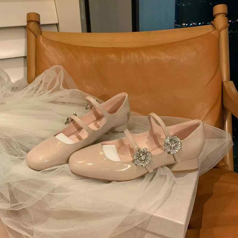 パンプス レディース マリージェーン 水晶 クリスタル 花飾り ローヒール 太ヒール スクエアトゥ 漆皮 ..