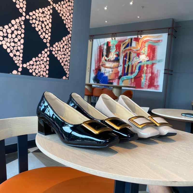 パンプス レディース OL 通勤 結婚式 ローファー 太めヒール 牛革 防水 厚底 黒 ブラック ベージュ 杏..