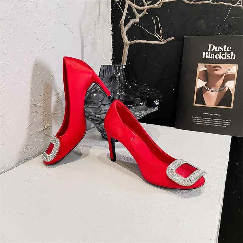 ウェディングシューズ レディース 結婚式 パンプス 赤色 サテン ハイヒール ラインストーン スクエアバ..