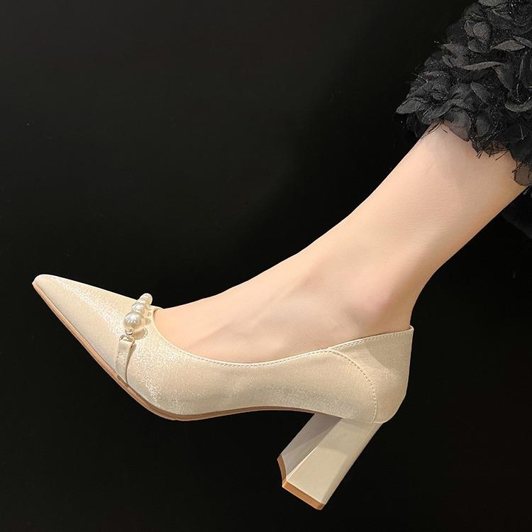 パンプス レディース ウェディング ブライダル シューズ 太ヒール ポインテッドトゥ ミドルヒール チャ..