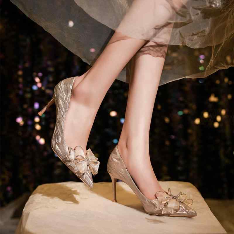 ウェディング シューズ レディース グリッター 結婚式 パンプス ポインテッドトゥ ラインストーン チャ..