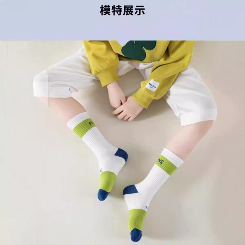 靴下 キッズ 男の子 スポーツソックス 通気性 吸汗性 中筒丈 リブ編み ライン入り コットン 混紡