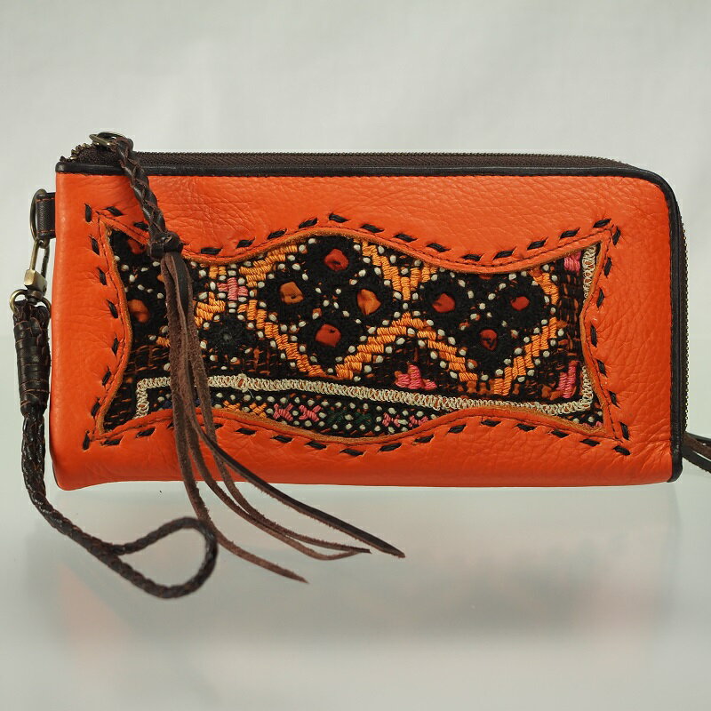 インドの刺繍古布×レザー長財布（オレンジ）【送料無料】【エスニック】【財布】【少数民族】【刺繍】..