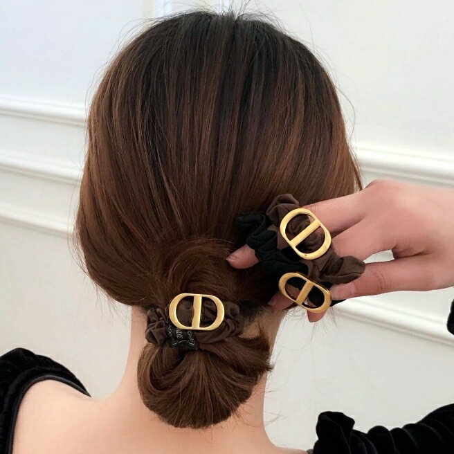 楽天市場】Dior(ヘアアクセサリー|レディースジュエリー 楽天市場】Dior(ヘアアクセサリー|レディースジュエリー