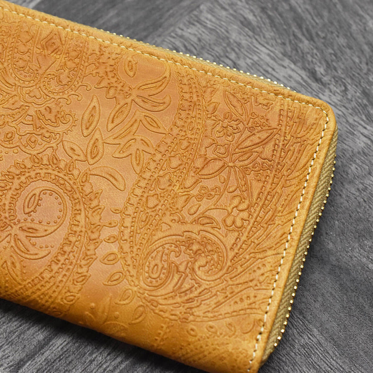 【新作】 長財布 ボタニカル柄 レディース 本革 日本製 ラウンドファスナー 財布 タッセル 型押し ペイズリー 草木柄 花柄 総柄 牛革 レザー 誕生日 メンズ 革 ギフト プレゼント 新作 バレンタイン格安通販　バレンタイン　人気　ランキング