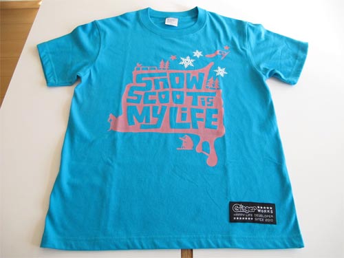 GingerWORKS ジンジャーワークス Tシャツ『SNOWSCOOT IS MY LIFE ＆Happy』 ターコイズブルー