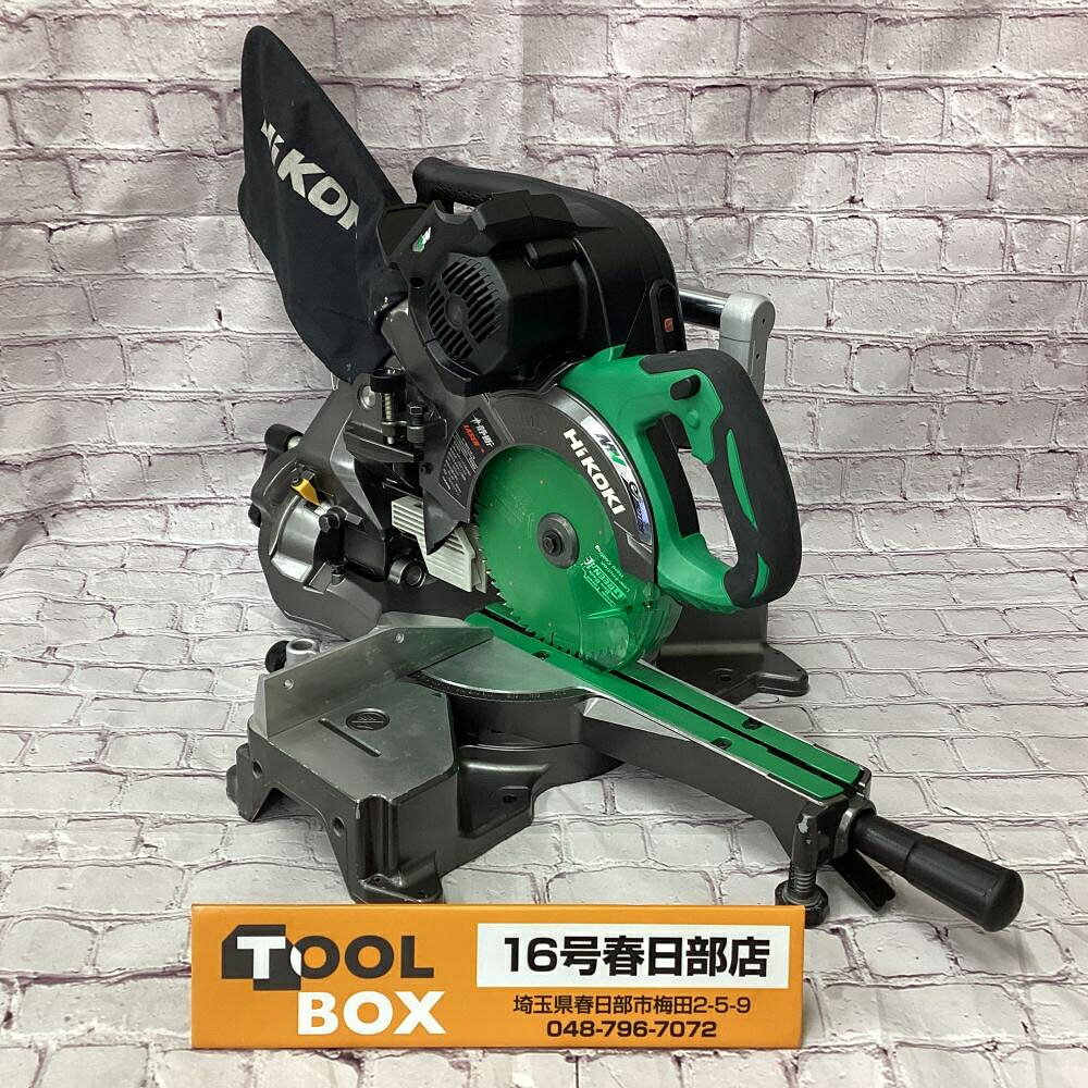 ご覧いただきありがとうございます 【中古】HiKOKI/ハイコーキ C3606DRB(K)(NN) 165mm 36Vコードレス卓上スライド丸のこです 状態：中古 切断動作、傾斜切断、ブレーキ ライト点灯、レーザー、スライドバー、フェンス、ターンテーブル確認済です ※ターンテーブルの角度スケール(シール)が剝がれています、写真でご確認ください ※その他点検不足な所もある可能性がございますのでご了承ください ・ノコ刃寸法：外径165mm×内径20mm ・写真に写っているものが全てです ・傷や汚れがありますので写真でご確認ください ・店頭併売につき、品切れの際はご了承くださいご覧いただきありがとうございます 【中古】HiKOKI/ハイコーキ C3606DRB(K)(NN) 165mm 36Vコードレス卓上スライド丸のこです 状態：中古 切断動作、傾斜切断、ブレーキ ライト点灯、レーザー、スライドバー、フェンス、ターンテーブル確認済です ※ターンテーブルの角度スケール(シール)が剝がれています、写真でご確認ください ※その他点検不足な所もある可能性がございますのでご了承ください ・ノコ刃寸法：外径165mm×内径20mm ・写真に写っているものが全てです ・傷や汚れがありますので写真でご確認ください ・店頭併売につき、品切れの際はご了承ください