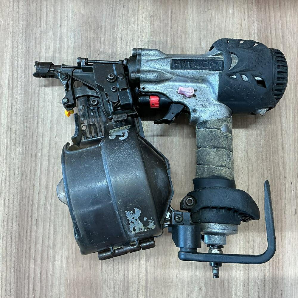 【中古】【ジャンク品】日立工機 高圧釘打機 65mm NV65HMC※商品説明要確認【204】