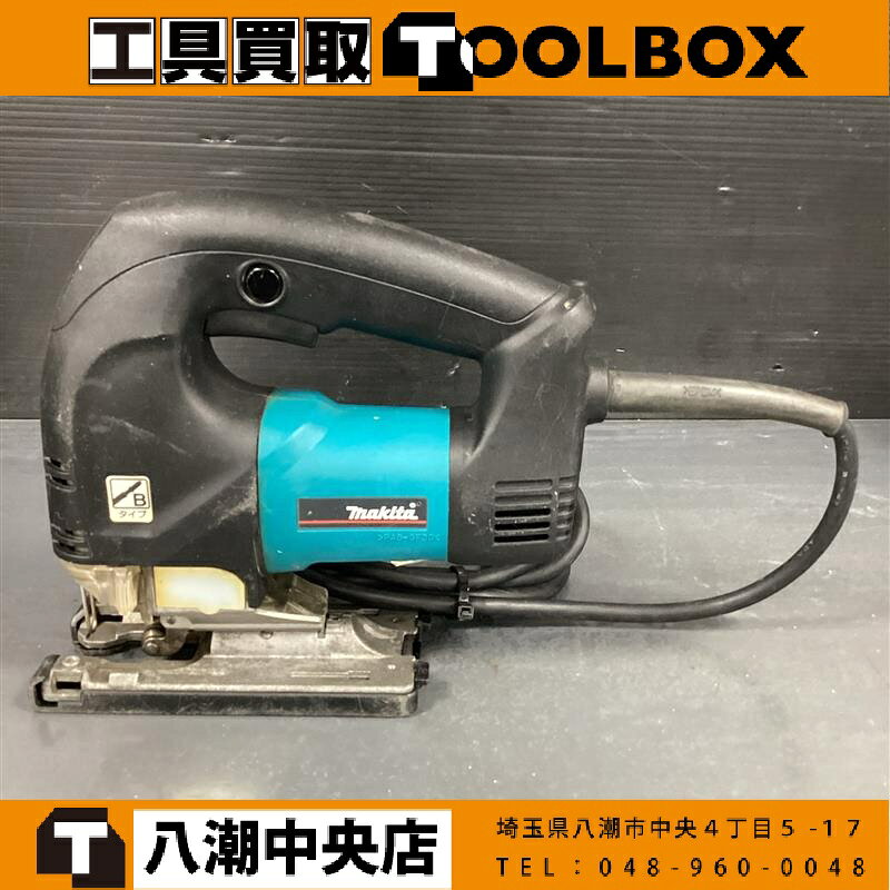 ご覧いただきありがとうございます 【中古】makita/マキタ ジグソー4342FCT ブレードタイプB です 状態：中古品 内容：本体のみ ・動作確認済み、切断動作、変速機能問題ありません ・商品は写真に写っているものがすべてです ※その他点検不足な点もある場合がございますが、ご了承ください 外装等は画像をご確認いただき是非ご検討よろしくお願いいたします 店頭併売も行っておりますので品切れの際はご了承ください また当店舗がお近くの場合は実機確認も踏まえてご来店をおすすめしております ※商品到着より7日間の初期保証がございます。ご安心してご検討下さい ※高額品につき必ず商品到着後の動作確認を上記の期間内にお願いいたします ※当社はTOOLBOXは株式会社セキチューの運営する中古工具販売店です ※【古物商許可証】 群馬県公安委員会許可 第421032022078号ご覧いただきありがとうございます 【中古】makita/マキタ ジグソー4342FCT ブレードタイプB です 状態：中古品 内容：本体のみ ・動作確認済み、切断動作、変速機能問題ありません ・商品は写真に写っているものがすべてです ※その他点検不足な点もある場合がございますが、ご了承ください 外装等は画像をご確認いただき是非ご検討よろしくお願いいたします 店頭併売も行っておりますので品切れの際はご了承ください また当店舗がお近くの場合は実機確認も踏まえてご来店をおすすめしております ※商品到着より7日間の初期保証がございます。ご安心してご検討下さい ※高額品につき必ず商品到着後の動作確認を上記の期間内にお願いいたします ※当社はTOOLBOXは株式会社セキチューの運営する中古工具販売店です ※【古物商許可証】 群馬県公安委員会許可 第421032022078号