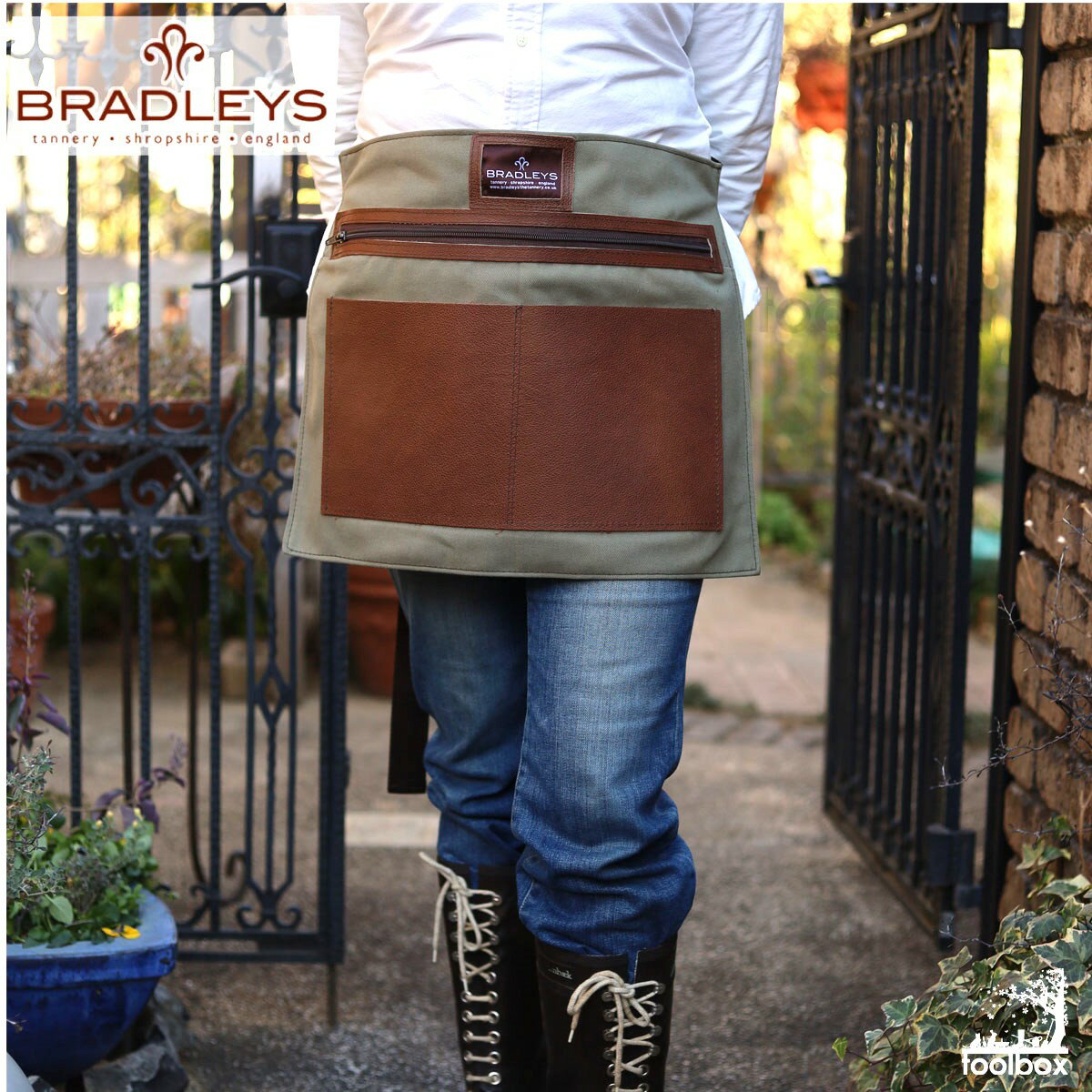 エレガンス　エプロン イギリス直輸入【 BRADLEYS ブラッドリーズ「Heritage Half Leather & Cotton Apron」(ヘリテージ　ハーフ レザー＆コットン エプロン）】おしゃれ ガーデニングエプロン ガーデニング 作業着 園芸作業 ギフト対応