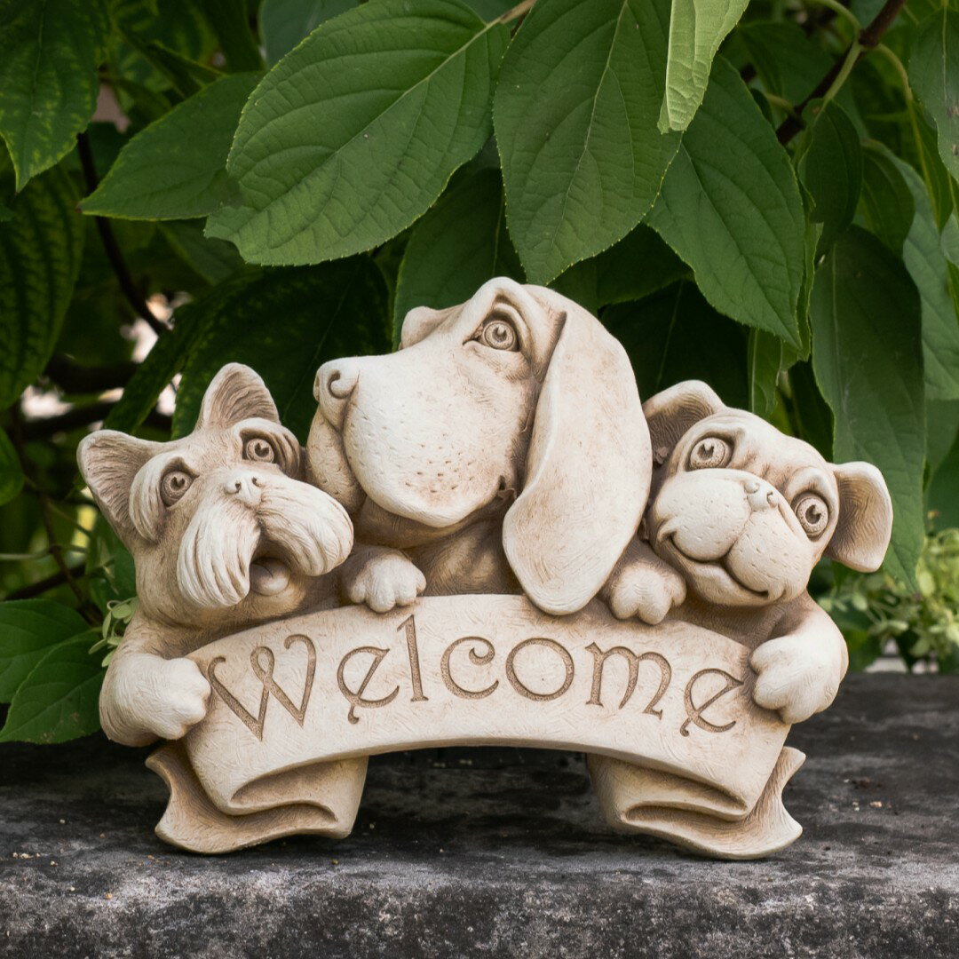 樂天商城 - CARRUTH STUDIO【キャラススタジオ ハンドメイドストーンオーナメント 「Triple Dog Welcome」1197A】ウェルカムプレート キャストストーン 誕生日 引越し祝い ギフト