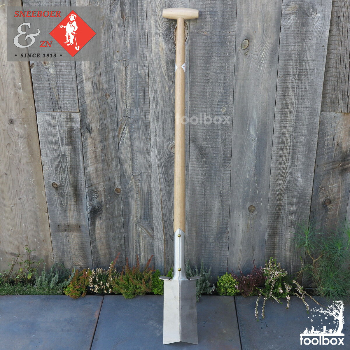 【オランダ王室御用達】【Sneeboer スネーブール ステンレス鍛造 移植スペイド（ステップ付き）Transplanting Spade 3050】シャベル ショベル スコップ おしゃれ 上質 高品質 園芸用品 植替え ガーデンツール