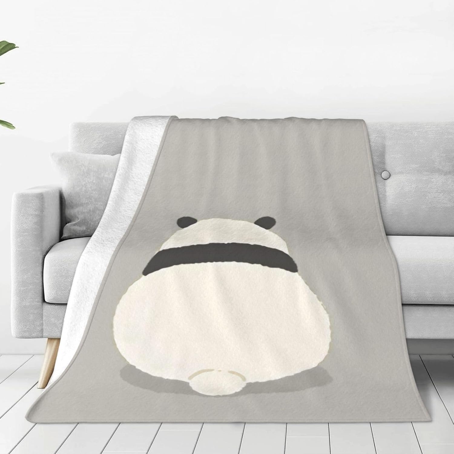 商品情報サイズ・重量75×100cm：約345g100×125cm：約525g125×150cm：約725g150×200cm：約1085g素材ポリエステル100％生地フランネル（毛玉ができにくい）シーズンオールシーズン用途ひざ掛け・お昼寝・冷房対策・防寒洗濯洗濯機洗い可生産国日本パンダ かわいい おもしろ お祝い プレゼント 友達 母の日 父の日 夫婦 カップル ブランケット 毛布 ギフト ひざ掛け 贈り物 ふわふわ キャンプ 昼寝 ソファ あったか 洗える 冷房対策 柔らか 75×100cm　100×125cm　125×150cm　150×200cm ブランケット 毛布 ギフト ひざ掛け 父 母 祖母 祖父 安心 ぬくもり 大切な人への贈り物 5