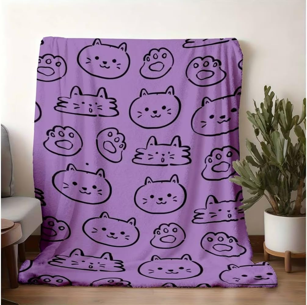 商品情報サイズ・重量75×100cm：約345g100×125cm：約525g125×150cm：約725g150×200cm：約1085g素材ポリエステル100％生地フランネル（毛玉ができにくい）シーズンオールシーズン用途ひざ掛け・お昼寝・冷房対策・防寒洗濯洗濯機洗い可生産国日本猫顔と肉球柄 紫 プレゼント 子供 友達 母の日 父の日 夫婦 カップル ブランケット 毛布 ギフト ひざ掛け 贈り物 ふわふわ キャンプ 昼寝 ソファ あったか 洗える 冷房対策 柔らか 75×100cm　100×125cm　125×150cm　150×200cm ブランケット 毛布 ギフト ひざ掛け 父 母 祖母 祖父 安心 ぬくもり 大切な人への贈り物 5