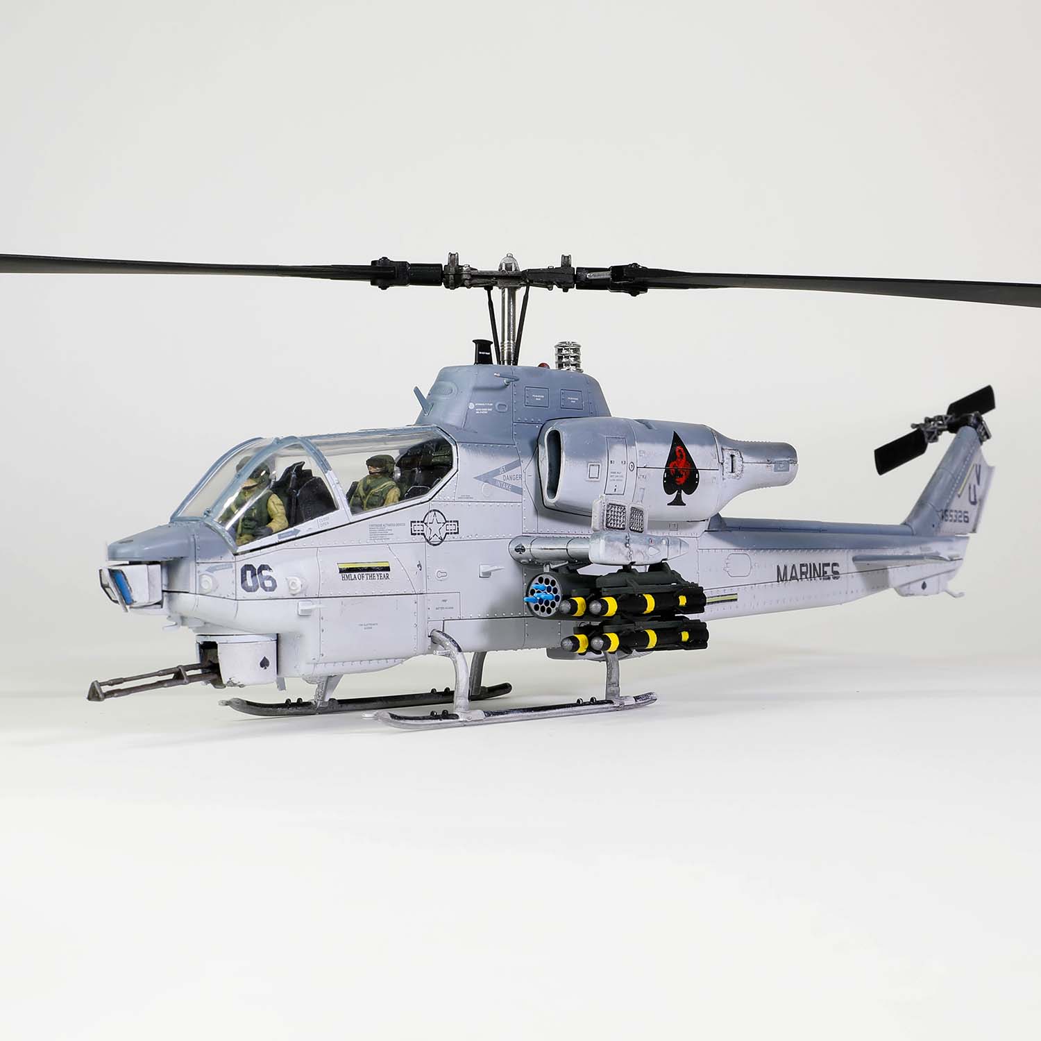 AH-1W アメリカ海兵隊 第267海兵軽攻撃ヘリコプター飛行隊「スティンガーズ」 最終運用時 2012年 キャ..