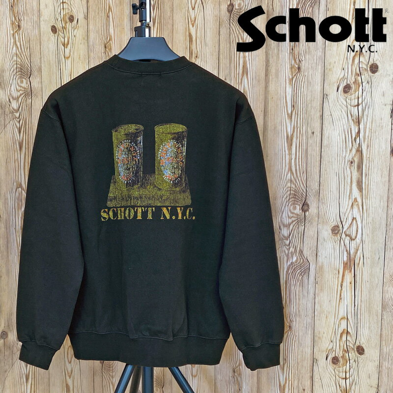 EC CREW SWEAT/イーシー クルースウェット 1940年代～50年代のトレーニングウェアから着想を得た 適度なゆるさのあるシルエットと、 コットン50%とポリエステル50%素材のため軽量で速乾性もあり扱いやすい。 ポリエステルの欠点でもあるピリング(毛玉)も表面には起こりづらくしてあり、あの煩わしいピリングも最小限に抑えることに成功。 50年代のアメリカアートの象徴ネオダダをデザインソースにネオダダの概念を取り入れたアイテム。 【Schott/ショット】 ライダースジャケットの代名詞ともいえるSchottの歴史は、1913年、ニューヨークでアーヴィン・ショットジャックショットの兄弟によって始まった。 当初はレインコートを作る工場だったが、1928年に世界で初めてフロントジッパーを採用したライダースジャケット「Perfecto」シリーズを発売。 ボタン仕様しかなかった当時、画期的なジャケットとして話題となり、その後のライダース史に大きな影響を与えた。 そして、Schottの名を世界に知らしめたのが50年代に発表された星型のスタッズをエポレットに配した伝説のモデル”ワンスター“だ。 この新作こそが、映画『ザ・ワイルド・ワン（邦題「乱暴者」』で、マーロン・ブランドが纏ったと言われているモデルである。 その後もラモーンズやセックスピストルズをはじめ、多くのロックミュージシャンに支持され、時代を超えた永遠の番として今なお多くの人々を魅了する 。最近では定番モデルだけでなく、カジュアルラインも充実させるなど、常に時代に合わせて進化を遂げる革新性も忘れない。 ライダースの歴史は永遠にSchottとともにある。 カラー 1-ブラック 2-ベージュ 3-チャコール 素材 本体：コットン 50% ポリエステル 50% リブ部分：コットン 55% ポリエステル 40% ポリウレタン 5% ※製造工程の過程による、小さなほつれ、微小な縫製のずれなどの返品対応は致しかねます。ご了承ください。