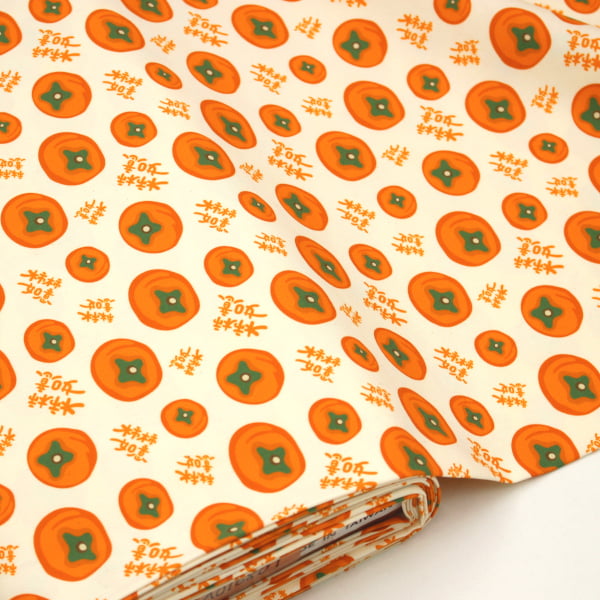 Cotton （Patterned Cloth） - 【10cm単位価格】 台湾生地 万事順調 柿 果物柄 ベージュ オックス 綿100％ 生地 布 約110cm幅 CoCoChi's House CCBA0168-1 入園入学 ゆうパケット2m対応（ ハンドメイド 手作り かわいい 手芸 入園 入学 巾着 雑貨小物 台湾製 ）
