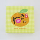 商品説明 商品名 蜂蜜みかん梅 内容量 150g×3個セット 商品説明 和歌山が誇る紀州南高梅を温州みかん果汁とはちみつで じっくり漬け込みました。梅干しは少し小粒めのやわらかいA級品を 使用しており、しっかりと種まで味が染み込んでいます。 塩分を低く、甘口に仕上げた梅干しの甘味と口の中で広がるみかんの 香織が相性抜群です。御茶請けやデザートとしても食べて頂ける フルーツ感覚の梅干しで、小さなお子様からお年寄りまで どなたでも食べやすいお味に仕上げています。 原材料 梅（和歌山県産）、漬け原材料（還元水飴、りんご酢、蜂蜜、食塩、発酵調味料、みかん果汁）／酒精、酸味料、調味料（アミノ酸等）、甘味料（ステビア、スクラロース）、香料、V.B1、ユッカ抽出物 製造者 有限会社紀の里食品 （和歌山県上富田町） 販売者 とれとれ梅工房　堅田漁業協同組合 （和歌山県白浜町） 温度区分 ●常温便にてお届け ●送料については 　こちらをご覧下さい　 賞味期間 3～4ヶ月 冷暗所で保存して、開封後は要冷蔵 栄養成分表示 ■可食部100gあたり（目安値） エネルギー（100kcal）、タンパク質（1.5g）、脂質（0.3g）、炭水化物（22.5g）、食塩相当量（5.4g） 他の商品とのご注文時の送料計算について この商品は、常温商品・冷蔵商品といっしょにご注文の場合は1梱包 （冷蔵便）にてお送りいたします。 冷凍商品とのご注文の場合は、別梱包となりますので別途送料をいただきます。 ※ご購入金額に応じた送料割引は、自動計算されなくなっております。当店にてご注文確認後に訂正してご案内させていただきます。