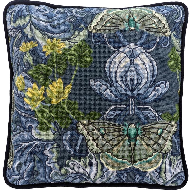 Bothy Threads クロスステッチ刺繍キット "Fatal Anemone Tapestry" TAM2 (クッション約35cm角) ボシースレッズ 【海外取り寄せ/納期40～80日程度】