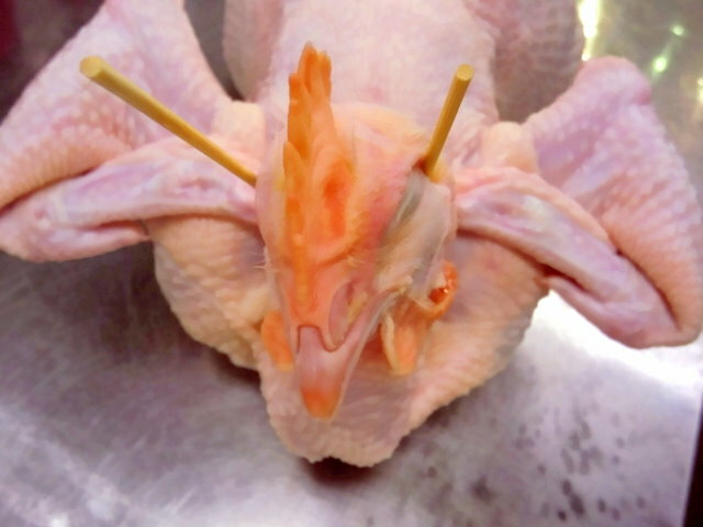 朝引き鶏の丸どり 1羽約3.1kg〜3.3kg 【三重県産】 2