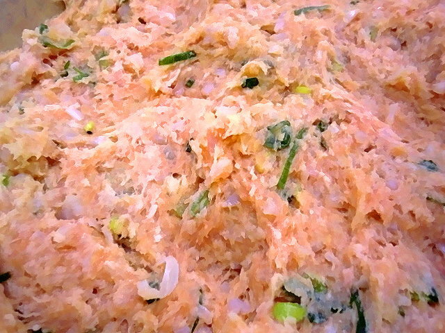 コリコリなんこつ入りの店長の手造りつくね 1パック約240gのサムネイル