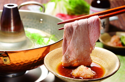 【期間限定 ポイント還元中】 送料無料 鹿児島県産 黒豚 「黒の匠」 バラしゃぶしゃぶ(計1.2kg) 【期間限定 ポイント還元中】 送料無料 鹿児島県産 黒豚 「黒の匠」 バラしゃぶしゃぶ(計1.2kg)