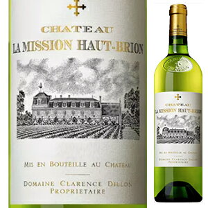 Chateaula Mission Haut-Brion Blanc Grands Vins(France)シャトー ラ ミッション オー ブリオン （詳細はこちら） 【畑について】白亜質の砂の岩床を砂利の多い粘土質土壌が覆う 収穫】手摘み 【醸造】温度管理された室内のオーク樽にて発酵 【熟成】オーク樽にて9〜12ヶ月間熟成、新樽比率40〜50％1934年より「シャトー・ラヴィユ・オー・ブリオン」として販売してきた白ワインは、常にラ・ミッション・オー・ブリオンで醸造されており、2009年ヴィンテージから当初のラベルである「シャトー・ラ・ミッション・オー・ブリオン・ブラン」に戻すことが決定しました。類なき風味の希少な白ワインです。明るい緑を残した美しい黄色の色調。レモンピールや白桃の果実の香りに、バーベナやカモミールなどのハーブ、燻香などが香ります。すっきりして美しい酸が全体を引き締めていますが、タップリとしたフルボディの口当たりがとろりとしてしなやかです。まだ閉じた雰囲気ですが、熟成を経て大きく華やかに開くでしょう。リッチな伊勢海老やオマールなど甲殻類の料理、クリームソースを使用した魚料理、フォアグラ、熟成したチーズにも合います。 【評価】ワイン・スペクテイター95点、ワイン・アドヴォケイト94点750mlセミヨン、ソーヴィニョン ブランフランス・ボルドー・グラーヴ・ペサックペサック レオニャンAOC白他モールと在庫を共有しているため、在庫更新のタイミングにより、在庫切れの場合やむをえずキャンセルさせていただく場合もございますのでご了承ください。株式会社ラックコーポレーション