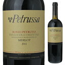 Rosso Petrussa Merlot Petrussaペトルッサ （詳細はこちら）濃いルビー色。完熟感のある赤い果実やドライプラム、甘草、タバコなどの複雑な香りに清涼感のあるハーブやミントの香りが加わります。アタックは柔らかく、豊かで温かみのある果実味が広がり、綺麗な酸と上手くバランスを保っています。タンニンも細かく、綺麗なのみ心地です。750mlメルローイタリア・フリウリ ヴェネツィア ジュリアコッリ オリエンターリ デル フリウーリDOC赤他モールと在庫を共有しているため、在庫更新のタイミングにより、在庫切れの場合やむをえずキャンセルさせていただく場合もございますのでご了承ください。株式会社ヴィントナーズペトルッサが樹齢の古いブドウ樹だけで造るセレクションメルローきめ細かなタンニンと美しいミネラルの調和がとれたなめらかな美味しさロッソ ペトルッサ メルロー ペトルッサRosso Petrussa Merlot Petrussa商品情報フリウリのリーディングワイナリーと評されるペトルッサスロヴェニアとの国境に近いフリウリヴェネツィアジュリアのプレポットに構えるペトルッサが造るセレクションメルロー。プレポット村で代々続く農家から始まったペトルッサは、現オーナーのジャンニとパオロの代になって本格的に高品質なワイン造りに取り組み始め、各ワインガイド等で高く評価されています。プレポットで伝統的に造られてきたメルローのセレクションキュヴェプレポットでは伝統的にスキオペッティーノとメルローが栽培されてきました。したがってプレポットにおいてメルローは土着品種のような存在です。プレポットのメルローは魅惑的で心地よさがあり、テロワールを表現するはっきりとしたアロマが感じられます。ペトルッサは樹齢の古い畑を選び、このセレクションメルローを造っています。標高約140メートルの畑に育つ樹齢約40年のメルローだけを使います。収量は非常に低く、1株あたり500gほどです。手摘みで収穫。バリックで約2年間熟成後、1年間のボトル熟成を経てリリースされます。完熟果実やスパイス、タバコなどの複雑な香りにハーブのニュアンス。なめらかな口当たりできれいなミネラルが際立ちます。旨みあふれるクリーンな味わい。きめ細かなタンニンのきれいな飲み心地です。生産者情報ペトルッサ Petrussa1900年代初頭より葡萄栽培を始め、先代より瓶詰めワインを造り始めた、スロヴェニアの国境に程近いプレポット村にカンティーナを構える生産者です。海抜が高く畑の環境がよい為、毎年安定した品質のワインの生産が可能なエリアにて、小規模な家族経営だからこそ可能な目の行き届く範囲内で、質の高いワインを産み出しています。ガンベロ・ロッソは2006年版で「パオロとジャンニ（ペトルッサの兄弟）は素晴らしい醸造家として成長している。以前は狭く、設備の整っていないカンティーナだったが 足りない部分は知恵で補い高品質なワインを生み出している」と賞賛しており、2007年版エスプレッソ誌からは『生産者はワインに対する評価とワインの品質は別物と考えており、高い評価には全く興味がないようだ。しかしペトルッサ兄弟の造るトカイは香りが豊かでストラクチャーがあり何度飲んでも素晴らしい。ブラボー！』と紹介されております。また国際寝台車会社に品質を認められ、スキオペッティーノとフリウラーノ(旧トカイ・フリウラーノ)がオリエント急行のワインリストにオンリストされておりました。●ペトルッサの突撃インタビュー(2016年6月22日)　フリウリの土着品種スキオペッティーノの起源プレポットで1900年代初頭よりブドウ栽培を続ける小さくも偉大な家族経営ワイナリー「ペトルッサ」はこちら＞＞