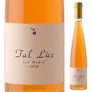 Tal L c Passito Bianco Lis Nerisリス ネリス （詳細はこちら）収穫後120〜130日間かけて陰干し。バリック（100％新樽）で長い時間をかけて発酵・熟成。瓶詰めして12ヶ月間寝かせてからリリース。程良い甘さが口いっぱいに広がる。極めて美しく保たれた甘さと旨味、ミネラルのバランス。魅惑的な持続性のある余韻があります。375mlヴェルドゥッツォ、リースリングイタリア・フリウリ ヴェネツィア ジュリアフリウリ イソンツォDOC甘口白他モールと在庫を共有しているため、在庫更新のタイミングにより、在庫切れの場合やむをえずキャンセルさせていただく場合もございますのでご了承ください。株式会社フードライナー美しく保たれた甘さと旨味！フリウリ有数のワイナリー「リスネリス」が造る魅惑的なパッシートタル ルック パッシート ビアンコ リス ネリスTal L c Passito Bianco Lis Neris商品情報収穫後120〜130日間かけて陰干し。バリック（100％新樽）で長い時間をかけて発酵・熟成。瓶詰めして12ヶ月間寝かせてからリリース。程良い甘さが口いっぱいに広がる。極めて美しく保たれた甘さと旨味、ミネラルのバランス。魅惑的な持続性のある余韻があります。生産者情報リス ネリス Lis Neris1879年創業。家族経営を貫くフリウリ有数のワイナリーリス ネリス社は北はスロヴェニアとの国境に接し、南にはイソンツォ川の川岸が広がるサンテンロレンツォ イソンティーノにあります。この土地は昔、東アルプスの氷河から流れ出た水によって侵食された台地で石灰質土壌を有します。リス ネリスのワイン造りは4世代前の1879年に始まり、以来家族経営を貫くワイナリーです。1990年代に入り4代目オーナーのアルヴァーロ ペコラーリ氏によって畑、醸造、熟成まで全過程において大きな改革を行い現在のリス ネリスのワインスタイルを築き上げフリウリでも有数の知名度を誇るワイナリーとなりました。大胆な剪定と密植、そして低い収穫量によって生まれた完熟したぶどうからは、力強く濃厚でありながらもエレガントな味わいのワインが造られています。フリウリの言葉である「リス ネリス」は「黒い女性」という意味1993年まで「フランチェスコ ペコラーリ」というワイナリー名でしたが、1994年に「リス ネリス」というワイナリー名に変更しました。リス ネリスとは一般的なイタリア語の特徴とは異なるフリウリ独自の言葉で、創業時、一番最初に購入した区画に付けられていた名前です。1700年代は個々の畑に名前をつけなければならず、当時の人間が呼んでいた畑名「リス ネリス」がそのまま地図中に残っていました。歴史的に約500年間オーストリアの支配下にあったフリウリでは、イタリア語でもない、オーストリア語でもない独自の言語が発達していた歴史があります。フリウリの言葉である「リス ネリス」は「黒い女性」という意味があり、畑で働いていたのは男性よりも女性が多く、その女性たちが黒い服を着ての作業をしていた事から付けられたと記録が残っています。リス ネリスはGRIS、PICOL、JUROSA、NERIS と呼ばれる4つのブドウ畑を所有、全ての畑で苗木はこの地方らしく非常に狭い間隔で植えられています。ブドウ一粒一粒に更なる力を与えるために大胆な剪定（間引き）が施され、ヘクタール当たりの収穫量は非常に低く押さえられています。●リス ネリスの突撃インタビュー(2019年5月17日)　プロフェッショナルも注目する優美で滑らかな深み！フリウリ有数の名門家族経営カンティーナ「リスネリス」突撃インタビューはこちら＞＞