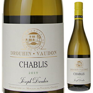 Chablis Domaine Drouhin Vaudonドメーヌ ドルーアン ヴォードン （詳細はこちら）生き生きとしたクリーンで上品な酸、バランスが良く、フィニッシュには心地よいミネラル。750mlシャルドネフランス・ブルゴーニュシャブリAOC白他モールと在庫を共有しているため、在庫更新のタイミングにより、在庫切れの場合やむをえずキャンセルさせていただく場合もございますのでご了承ください。三国ワイン株式会社シャブリ ドメーヌ ドルーアン ヴォードンChablis Domaine Drouhin Vaudon生産者情報ドメーヌ ドルーアン ヴォードン Domaine Drouhin Vaudon現在、メゾン・ジョゼフ・ドルーアンはグラン・クリュに3.4ヘクタール（ヴォーデジール1.5ha、レ・クロ1.3ha、レプルーズ0.5ha、ブーグロ0.4ha）、プルミエ・クリュに7.2ヘクタールを含む合計約38ヘクタールのヴィンヤードをシャブリ地区に所有しています。ここで重要なことは、ドルーアンが所有するヴィンヤードは歴史的に区切られたアペラシオンの中に存在しているということです。シャブリ レゼルヴ・ド・ヴォードンの畑は、プルミエクリュのモント・ド・トネールとモン・ド・ミュールの間という、かなり立地の良い場所にあります。シャブリは今だにワインメーカーにとって難しいワイン生産地です。夏は暑く、冬は寒い大陸性気候であり、頻繁に霜が下ります。このように厳しい環境のなかで、ドルーアンはぶどうの樹を短く剪定して収穫量を減らすという方法を頑固として続けています。ぶどうは手摘み、シャブリ自社小ワイナリーにて破砕、除梗、圧搾（フリーランジュースのみ）後、直ちにシャブリからボーヌ自社ワイナリーへ輸送。