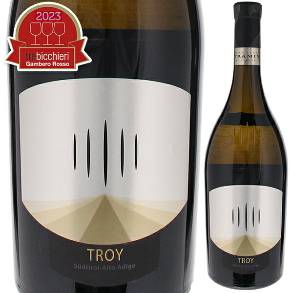 Chardonnay Troy Riserva Kellerei Traminトラミン （詳細はこちら）ストーンに使われていた畑から、特別な5区画のみを選抜して造る上級キュヴェ。輝きのあるゴールドの色調。アロマには繊細な花と柑橘系のニュアンスに、トロピカルフルーツやハーブ、炒ったナッツなど、複雑でいながら心地よいタッチがある。良く熟したマンゴー、バナナ、メロンのようなたっぷりした果実にナッツのほのかなトーンを帯びており、同時にかなりのフレッシュさと塩味のあるミネラルを持つ。この生き生きとしたミネラルを伴ったフィニッシュは非常に長い。バリックで11ヶ月熟成後、ステンレスタンク22ヶ月。750mlシャルドネイタリア・トレンティーノ アルト アディジェアルト アディジェDOC白他モールと在庫を共有しているため、在庫更新のタイミングにより、在庫切れの場合やむをえずキャンセルさせていただく場合もございますのでご了承ください。株式会社フィラディス『ガンベロロッソ2023』最高賞トレビッキエリ！「トラミン」の最高峰シャルドネ優れたバランスとエレガンスが際立つ「トロイ リゼルヴァ」フレッシュな酸と塩味、ミネラル溢れる余韻シャルドネ トロイ リゼルヴァ トラミンChardonnay Troy Riserva Kellerei Tramin商品情報標高500〜550mの畑でアルトアディジェを表現するために「トラミン」が造り上げた最高峰シャルドネ「トロイ リゼルヴァ」世界屈指の白ワインを生産するアルト アディジェ最大の共同組合「トラミン」が誇る究極のシャルドネ「トロイ リゼルヴァ」です。標高500〜550mの畑で造られたシャルドネは、ワインに素晴らしいバランスとエレガンスを生みます。フローラルでシトラスの香りが漂い、トロピカルフルーツやカモミール、ミント、アーモンドなど複雑なアロマ。味わいはトロピカルフルーツに始まりナッツ系へと移り変わります。フレッシュな酸と塩味が豊富で、ジューシーでミネラルに溢れる余韻が長く続きます。2019年は『ガンベロロッソ2023』最高賞トレビッキエリを受賞、『ジェームズサックリング』94点、『ワインアドヴォケイト』93点を獲得しています！収穫は細心の注意を払って手作業で行われ、すべてのブドウをチェックします。ブドウは小さな容器に入れてセラーに運び、優しく圧搾。アルコール発酵とマロラクティック発酵はどちらもバリックで行います。11ヶ月間バリックで澱とともに熟成後、ステンレスタンクでさらに22ヶ月間熟成されます。その後、瓶内でさらに4ヶ月熟成します。【受賞歴】ジェームズサックリングで94点(2019)、ワインアドヴォケイトで93点(2019)、ガンベロロッソ2023でトレビッキエリ獲得(2019)、ファルスタッフで95点(2018)、ジェームズサックリングで93点(2018)、ワインアドヴォケイトで93点(2017)、ジェームズサックリングで92点(2017)、ワインアドヴォケイトで93点(2016)、ジェームズサックリングで92点(2016)アルト・アディジェ最大の生産者組合ならではの優位性を活かし、品種原産地トラミン村を代表して世界最高峰のゲヴュルツトラミネールを造るトラミン Kellerei Tramin北イタリアのエレガントさを最もクリーンに表現する生産者ゲヴェルツトラミネール種の原産地「トラミン」アルト アディジェ最大の共同組合ならではの優位性を持ち、トラミン村を代表して世界最高峰のゲヴュルツトラミネールを生産しています。ブドウ品種のGewurztraminer（ゲヴュルツトラミネール）には「tramin」というスペルが入っていますが、これはアルト アディジェのトラミン（イタリア語でテルメーノ）という町の名前でこの地はゲヴュルツトラミネールの原産地です。カルダーロ湖を望む冷涼な気候が産む上質で気品ある味わいケラーライ トラミンは、オーストリアの下院議員であったクリスチャン スロット代議士によって1898年に設立された協同組合で、現在280もの加盟員がおり、230ヘクタールの畑を管理しています。州都ボルザーノの西北テルメーノにカンティーナがあり、畑はその周辺のエーニャ、モンターニャ、オラに位置しています。畑の標高は250〜700mの間で、品種の個性を見事なまでに表現する様々な土壌を有しています。カルダーロ湖を望む冷涼な地域だが、特に季節間や日夜の著しい気温差が 、透明感のある酸を育み、上質で気品ある味わいを生み出しています。『ガンベロロッソ』常連の伊3大ゲヴェルツに挙げられる「ヌスバウマー」醸造責任者のヴィリー シュテュルツ氏は2004年に『ガンベロロッソ』にて年間最優秀醸造家賞を受賞。一段しかブドウを入れられない収穫カゴを採用するなど細部にこだわり、スタンダードキュヴェから上級キュヴェまで高い品質を保っています。ゲヴュルツトラミネールから造られるヌスバウマーはイタリア3大ゲヴュルツの1つに挙げられ、毎年のようにトレビッキエリを取り続けています。巨大な組織のワインであるのに、これほどまでにクリーンで美しいワインを造ることが出来るのは、長年のこの土地に対する熟知の結果であり、トラミンが造りあげるワインの完成度には感服するしかありません。