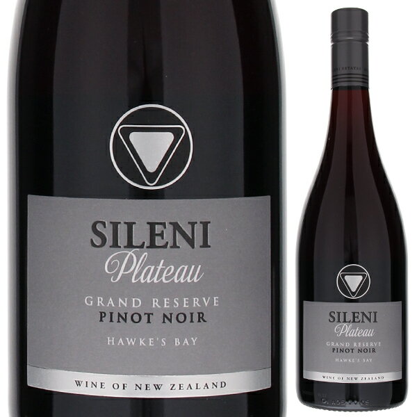 Grand Reserve Plateau Pinot Noir Sileni Estatesシレーニ エステート （詳細はこちら）国内外のコンクールで多数の受賞歴があるニュージーランドの生産者、シレーニ。グランド リザーヴは、すべて単一畑で収穫されたブドウから造られる上級シリーズです。こちらはニュージーランドベスト赤ワインにも選ばれた経歴を持つ実力派。グラスに注ぐと、ブルゴーニュのピノ ノワールよりも濃い、黒系果実や花の香りがふわりと香り立ちます。熟したブラックチェリーやプラムを思わせる果実やバニラのような甘く芳醇なアロマ。豊かでコクのある果実味と、柔らかく複雑味あるテクスチャーの中に、スパイシーなニュアンスがしっかりと感じられます。軽やかなタンニンは心地よく、シルキーで滑らか。きれいな酸が全体をしっかりとまとめあげ、長い余韻へ続きます。750mlピノ ノワールニュージーランド・ニュージーランドホークス ベイGI赤他モールと在庫を共有しているため、在庫更新のタイミングにより、在庫切れの場合やむをえずキャンセルさせていただく場合もございますのでご了承ください。エノテカ株式会社