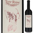 Vino Rosso Ticc I De Terre Ruseテッレ ルーゼ （詳細はこちら）遅摘みの完熟した葡萄を使用。除梗後、一部葡萄は破砕。葡萄は品種毎に分けて密閉状態のステンレスタンクで自然発酵、マセラシオン。マロラクティック発酵が終わってワインが安定した時点でアッサンブラージュ。翌年の春まで、そのままステンレスタンクで寝かせボトリング。その後 2 年間の瓶熟。バルベーラのフレッシュな酸と鮮やかな色、ピノ ノワールの柔らかなタンニン、フレイザの個性を兼生かしたワイン。ノンフィルター。750mlピノ ネロ、バルべーラ、フレイザイタリア・ピエモンテ赤自然派●自然派ワインについてこのワインは「できるだけ手を加えずに自然なまま」に造られているため、一般的なワインではあまり見られない色合いや澱、独特の香りや味わい、またボトルによっても違いがある場合があります。ワインの個性としてお楽しみください。●クール便をおすすめします※温度変化に弱いため、気温の高い時期は【クール便】をおすすめいたします。【クール便】をご希望の場合は、注文時の配送方法の欄で、必ず【クール便】に変更してください。他モールと在庫を共有しているため、在庫更新のタイミングにより、在庫切れの場合やむをえずキャンセルさせていただく場合もございますのでご了承ください。テラヴェール株式会社