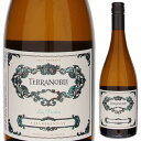 Chardonnay Gran Reserva Terra Nobleテラ ノブレ （詳細はこちら）生産者：設立は1993年、首都サンチアゴ市の南300キロ、チリ最大の生産地マウレヴァレーのサンクレメンテ渓谷に会社は有ります。 輝きのある黄金色でパイナップルやパパイヤといった南国フルーツにカラメルのニュアンスの香り。フルーティでいきいきとした酸が骨格を支えていながらクリーミーな口当たりのバランスの良い味わい。 畑：カサブランカヴァレーの中でも最も冷涼な標高300mの1.1haの区画。 栽培・収穫：収穫は3月の下旬 4月初旬。 醸造・熟成：卵型のセメントタンク・2,000Lのローストしていない大樽・300Lの古樽で14 16℃で発酵。 750mlシャルドネチリ・アコンカグアカサブランカヴァレーDO白他モールと在庫を共有しているため、在庫更新のタイミングにより、在庫切れの場合やむをえずキャンセルさせていただく場合もございますのでご了承ください。株式会社飯田