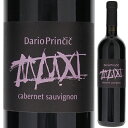 Cabernet Sauvignon Selezione Dario Princicダリオ プリンチッチ （詳細はこちら）葡萄が乾燥し、レーズン状態になるまで待って11月中旬に収穫。発酵は野性酵母のみ。開放発酵桶で行い、マセラシオンは35日。その後、健全な澱と共にバリックに入れて120ヶ月以上熟成させる。10年間もの間大樽で熟成させているが酸化のニュアンスは全くない。750mlカベルネ ソーヴィニョンイタリア・フリウリ ヴェネツィア ジュリアIGT赤自然派●自然派ワインについてこのワインは「できるだけ手を加えずに自然なまま」に造られているため、一般的なワインではあまり見られない色合いや澱、独特の香りや味わい、またボトルによっても違いがある場合があります。ワインの個性としてお楽しみください。●クール便をおすすめします※温度変化に弱いため、気温の高い時期は【クール便】をおすすめいたします。【クール便】をご希望の場合は、注文時の配送方法の欄で、必ず【クール便】に変更してください。他モールと在庫を共有しているため、在庫更新のタイミングにより、在庫切れの場合やむをえずキャンセルさせていただく場合もございますのでご了承ください。テラヴェール株式会社完璧に熟したカベルネソーヴィニョンを9年間大樽熟成自然派ダリオプリンチッチによる力強さと旨みのハーモニーカベルネ ソーヴィニヨン セレツィオーネ ダリオ プリンチッチCabernet Sauvignon Selezione Dario Princic商品情報大樽9年間の熟成感を感じさせない力強い味わいマセラシオンを施したっぷりとしたエキスを持ちながら、軽快な飲み心地で大人気の自然派「ダリオ プリンチッチ」が9年間の熟成で造る「カベルネソーヴィニョン」。大樽9年間の熟成の疲れを感じさせない、力強い果実味に驚かされます。50日間のマセラシオンでタンニンも色素も完全に抽出完璧に熟したカベルネソーヴィニョンを10月に収穫。野生酵母のみによる発酵は開放発酵桶で行い、マセラシオンは50日間。この期間でタンニンも色素も完全に抽出されます。その後、健全な澱とともに大樽に入れて108ヶ月以上熟成させます。9年間という長い時間を経たワインはやや酸化のニュアンスがあったり、長い熟成による（いい意味での）疲れが感じられるものですが、このダリオプリンチッチのカベルネソーヴィニョンにはそういう部分が全くなく、果実の力強さが十分に感じられ、あたかもこれから熟成が始まるかのような存在感。タンニンの粗さもなく、果実の甘みと酸、そして旨みが調和した美しいハーモニーに満たされた味わいです。褐色白ワインに注目が集まりがちなダリオプリンチッチですが、この9年間という時間を経てこそ味わえるフリウリのカベルネソーヴィニョンは非常に希少。ぜひご堪能ください。生産者情報ダリオ プリンチッチ Dario Princic長期マセラシオンでも人なつっこい華やかな「オレンジワイン」オスラヴィアの代名詞ともなった長期マセラシオンによるオレンジワイン。その中でもダリオのワインはその人柄を表わすように、人なつっこく華やかな味わいが特徴です。グラヴネル、ラディコン、ラ カステッラーダと深い親交を持つ世界的にも「オレンジワイン」として人気となった「コッリオ」。有名生産者が揃うが「ダリオ プリンチッチ」のワインはその中でも個性的です。「ヨスコ グラヴネル」の親友であり、「スタンコ ラディコン」やラ カステッラーダの「ニーコ」とは同級生。仲良しの造り手達は歴代ワイン造りの家系でした。ダリオ プリンチッチは違いました。若い頃は近隣のレストランやホテルに食材や「グラブネル」「ラディコン」のワインを卸す仕事をしていました。「サラミ、チーズ、ワイン。地元の職人による美味しいものだけを扱っていた。美味しいものを知ることはワイン造りで最も大切」とダリオは語ります。友人の造り手達のワインが人気になっていく中、ワイン造りへの情熱を抑えられず、1993年にワイン造りを開始します。「栽培、醸造の技術的なことの多くはスタンコラディコンから教わった。彼のワインが一番好きだったし、一番シンプルだったから」ボトリングを始めてからの10年間、ワインは全く売れず、友人であるラディコンやラ カステッラーダ、グラヴネルが世界的にも注目を集める中、自宅1階部分でバール（居酒屋）を営みながら、量り売りで自らのワインとサラミを販売し生計を立てていました。(ビアンコ、ロッソはこの居酒屋で出されていたワイン)居酒屋を閉店した今でも、彼らのワインを早くから理解し応援してくれた日本とベルギーの為にダリオビアンコとロッソを造り続けています。そしてダリオは直接飲み手と触れ合い、そのバランス感覚を自然と高め、今やイタリア国内だけでなく、国外でも爆発的な人気となりました。「僕らのワインは柔らかい女性のようなワイン」ワイン造りはスタンコ ラディコンに教わったが、ラディコンのワインとは全く違うスタイルワインとなっています。ダリオの人柄を表わすようにチャーミングで近寄りやすい。「スタンコのワインは大柄で屈強な男と言う感じ。僕らのワインは柔らかい女性のようなワイン。人がワインを造るから」と語ります。コッリオ特有の土壌「ポンカ」畑はコッリオを中腹、自宅周辺に所有しています。20年以上、一切化学薬品を使用していない。この地特有の「ポンカ」と呼ばれる石灰岩に白亜紀初期から第三紀斬新世の泥岩や粘土土壌が見られます。醸造はシンプル。収穫したブドウは木製の開放醗酵槽に投入。自然酵母のみで醗酵。区画毎に分けて醗酵させる。温度管理は行わず、醗酵温度が32度を越えるならば冷房をかけて対応。マセラシオンを果皮の状態を見ながら調整を行います。熟成は古い木樽。フィルタリング、濾過も行わない。ワインが良い状態になったらアッサンブラージュしてボトリングします。