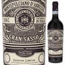 Montepulciano D'abruzzo Gran Sassoグラン サッソ （詳細はこちら）”巨大な岩”の意味がある「グラン サッソ」。ガーネットがかったルビー色をしています。アブルッツォの中でも特に品質の高いワインの産地として知られる、キエーティとテラーモ地区の丘の中腹あある畑のモンテプルチアーノ。プルーンやチェリーなどの赤い果実の豊かな香りにほのかなバニラ香があります。豊かなタンニンとバランスのとれたしっかりしたボディで、長い余韻が特徴的。750mlモンテプルチアーノイタリア・アブルッツォモンテプルチアーノ ダブルッツォDOC赤他モールと在庫を共有しているため、在庫更新のタイミングにより、在庫切れの場合やむをえずキャンセルさせていただく場合もございますのでご了承ください。日本リカー株式会社ワイルドベリー＆ヴァニラのニュアンス！「グラン サッソ」が造るコスパに優れた、しっかりボディの果実味溢れるモンテプルチアーノモンテプルチアーノ ダブルッツォ グラン サッソMontepulciano D'abruzzo Gran Sasso商品情報「グラン サッソ」のモンテプルチアーノ ダブルッツは、タンニンとバランスのとれたほどよい樽のニュアンスがあり、コストパフォーマンスに優れたワインです。ガーネット色に縁どられたルビーレッド色で、ワイルドベリーの強いアロマとヴァニラのニュアンスが感じられ、長く続く果実味が魅力的です。しっかりとしたボディに余韻が長いのも特徴的です。”巨大な岩”の意味がある「グラン サッソ」は、アブルッツォ州にあるアペニン山脈の中でも最も高い2,912mの山の名前にちなんで名づけられました。自然の宝庫であるこの地はアドリア海にも近く、山の麓は温暖がら昼夜の気温差が大きいぶどう栽培に理想的な気候となっています。「グラン サッソ」社を手掛ける、ファルネーゼ社は「1100万本ものワインを造っている生産者が平均90点以上を獲得するなんて、ファルネーゼはイタリア全土の中でもレベルの高い稀有な造り手だ」とコストパフォーマンスを重視するワインガイド『ルカマローニ』でも大絶賛され続けている生産者です。「グラン サッソ」は、ファルネーゼ社のノウハウを集結し、アブルッツォ州の中でも恵まれた環境にある畑から、良質のブドウを収穫、高品質＆コストパフォーマンス抜群のワインを送り出しています。生産者情報グラン サッソ Gran Sasso「グラン サッソ」は、ファルネーゼグループが手がけるアブルッツォのワイナリー。イタリア語で”巨大な岩”の意をもつ、アブルッツォ州にあるアペニン山脈の中でも最も高い2,912mの山の名前にちなんで名づけられました。自然の宝庫であるこの地はアドリア海にも近く、山の麓は温暖がら昼夜の気温差が大きいぶどう栽培に理想的な気候となっています。この地方に古くから伝わるモンテプルチアーノ種を使った赤ワインはコストパフォーマンスが高く、近年は栽培・醸造技術の進歩により、品質の高いワインがつくられています。畑は、アブルッツォの中でも特に品質の高いワインの産地として知られる、キエーティとテラーモ地区の丘の中腹にあり、常に自社の栽培技術者がぶどうの成長の様子をモニターし、それぞれの成長過程で品質を高めるための努力を行っています。成熟度の高いぶどうを得るために、グリーン・ハーベスト等を行うことで収量は低く抑えられ、凝縮した風味を持つブドウが得られます。特にテラーモの丘の畑は、特に品質の高いぶどうが生産されるため、コッリーネ・テラマーネという独自のDOCGを与えられています。