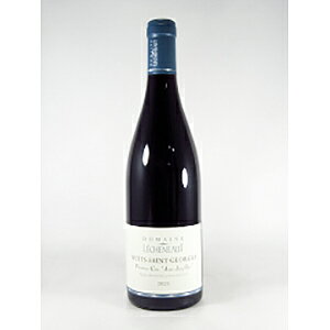 Nuits-Saint-Georges 1er Cru Aux Argillas Lecheneautドメーヌ レシュノー （詳細はこちら）ピノ ノワール 750mlピノ ノワールフランス・ブルゴーニュ・ニュイ　サン　ジョルジュ・ニュイ サン ジョルジュニュイ サン ジョルジュAOC赤他モールと在庫を共有しているため、在庫更新のタイミングにより、在庫切れの場合やむをえずキャンセルさせていただく場合もございますのでご了承ください。株式会社ラックコーポレーションニュイ サン ジョルジュ プルミエ クリュ オー アルジラ ドメーヌ レシュノーNuits-Saint-Georges 1er Cru Aux Argillas Lecheneaut生産者情報ドメーヌ レシュノー Lecheneautフィリップとヴァンサンの兄弟が運営する蔵元。フェルナン（1986年死去）の時代にはほとんどネゴシアンに売り渡していたワインも、現在は2人の息子—兄のフィリップが耕作を担当し、弟のヴァンサンが醸造を担当—によって全て元詰めされるようになった。9haを数える畑は、1ha弱の白の区画を除くと、樹齢の平均はおよそ30年。低収量に徹し、選果を十分に行ない、発酵前の低温浸漬、ピジャージュは決して欠かさず、また、濃縮度を高めるセニエも年によっては用いるという手法で、色濃く、深みと凝縮度に優れ、しっかりとしたストラクチャをもった偉大なブルゴーニュ ワインを生み出している。名門蔵元のポンソ、ルソー、デュジャックと伍する力量を持つ蔵元として、年々その名声は高まるばかり。1級と村名畑がモレ、シャンボール、ニュイ。唯一の特級畑で最も評価の高いクロ ド ラ ロッシュの入手は困難を極める。ワインは清澄、ろ過を一切せずに瓶詰め、果実の旨みが凝縮された偉大なブルゴーニュ ワインである。