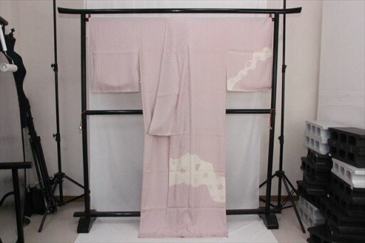 正絹訪問着 訳あり実店舗キャリー在庫 薄ピンク(麻の葉模様) お祝い 着付 お稽古 送料無料 送料込み 正絹訪問着 訳あり実店舗キャリー在庫 薄ピンク(麻の葉模様) お祝い 着付 お稽古 送料無料 送料込み