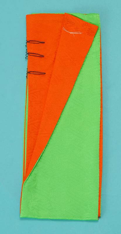 訳あり 加藤萬・両面重ね衿 本紋 黄緑×朱色 みふじ 加藤萬謹製 リバーシブル 重ね襟 女性用 広衿 着物 伊達衿 和装小物 メール便OK 女物 女性物 婦人物...