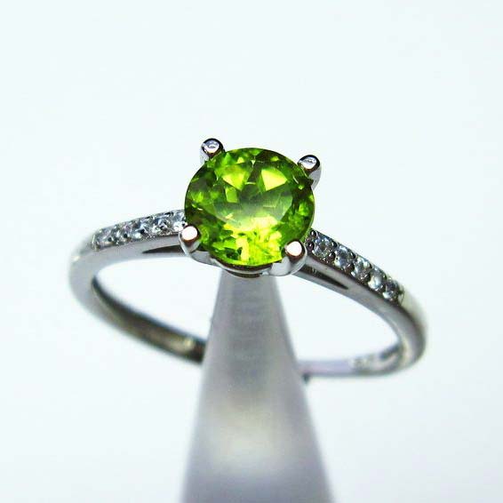 ペリドット リング ペリドット 指輪 フリーサイズ peridot ring 天然石 ペリドット カンラン石 メンズ レディース パワーストーン 8月の誕生石 ランダム発送 メール便可 [M便 1/20]